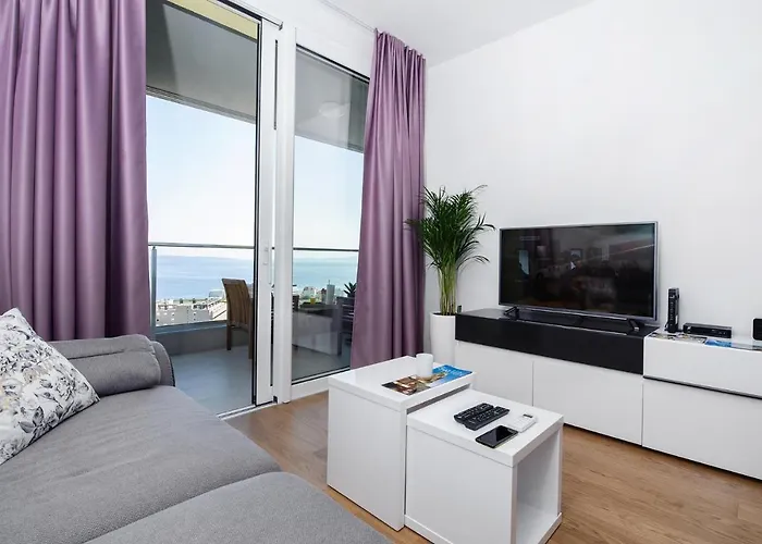 Sea View Tiho